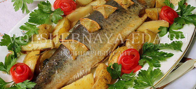 Запечь форель в духовке целиком с картошкой