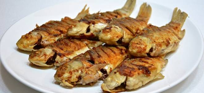 Пожарить карасей без муки